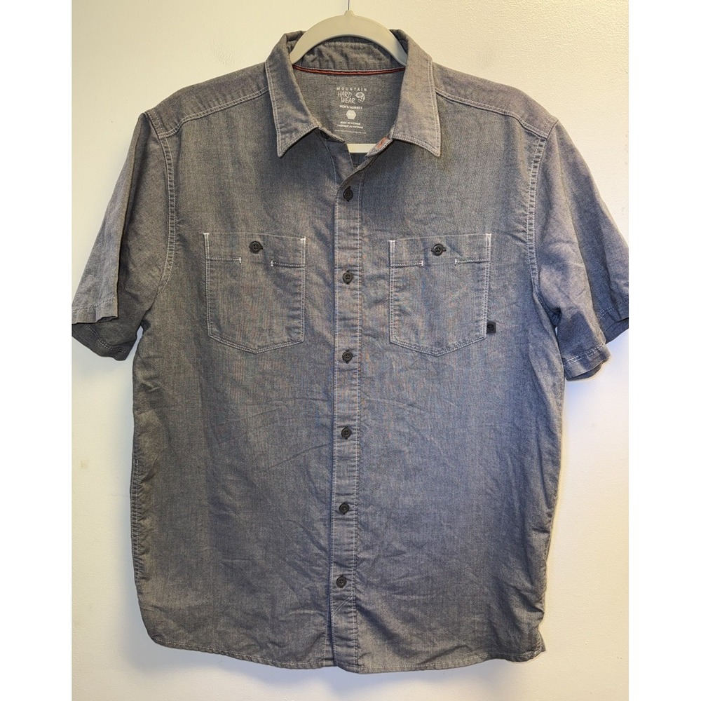 Mountain Hardwear Shirt Mens Medium Gray Huxley Button Up Camp Hiking Chambray